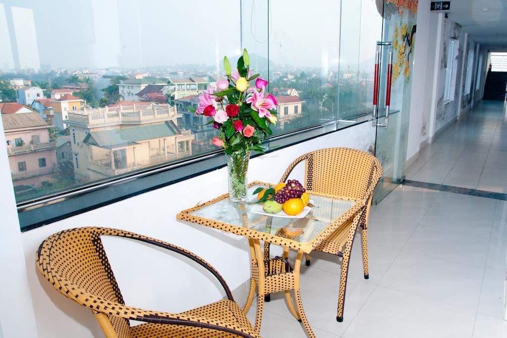 Golden Lotus Hotel Hue Buitenkant foto