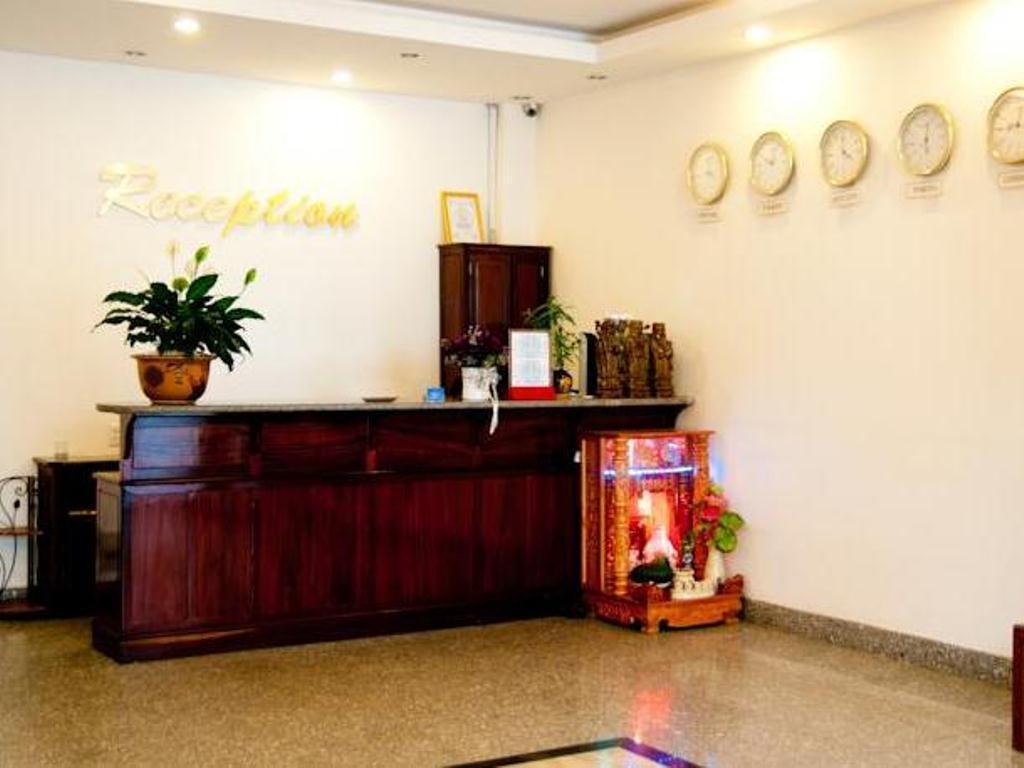 Golden Lotus Hotel Hue Buitenkant foto