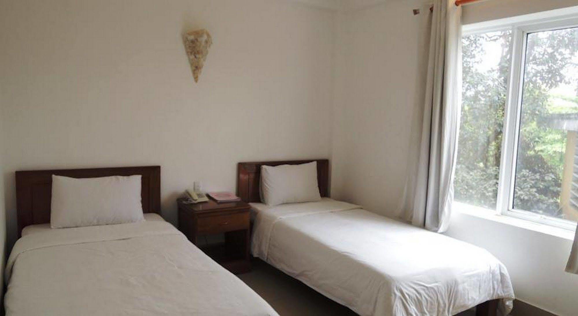Golden Lotus Hotel Hue Buitenkant foto