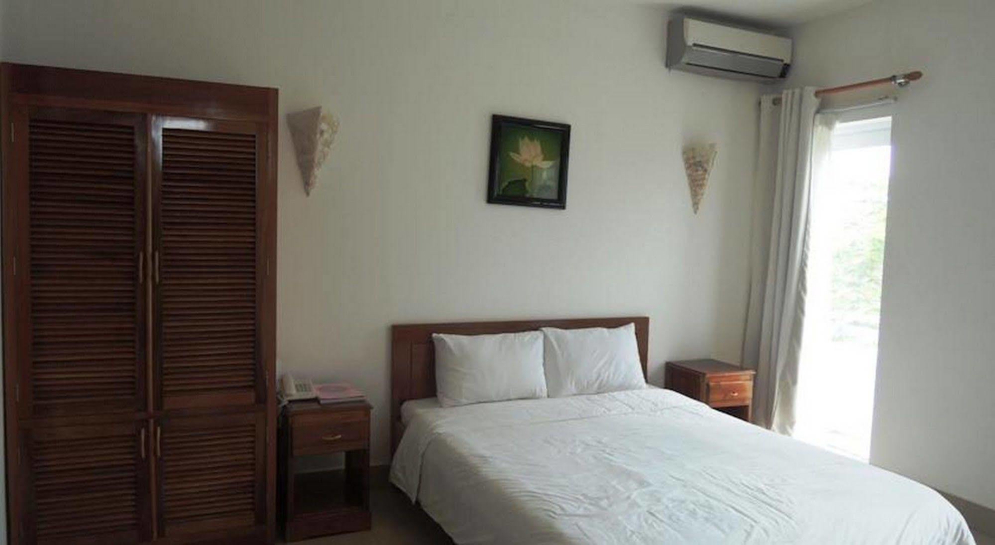 Golden Lotus Hotel Hue Buitenkant foto