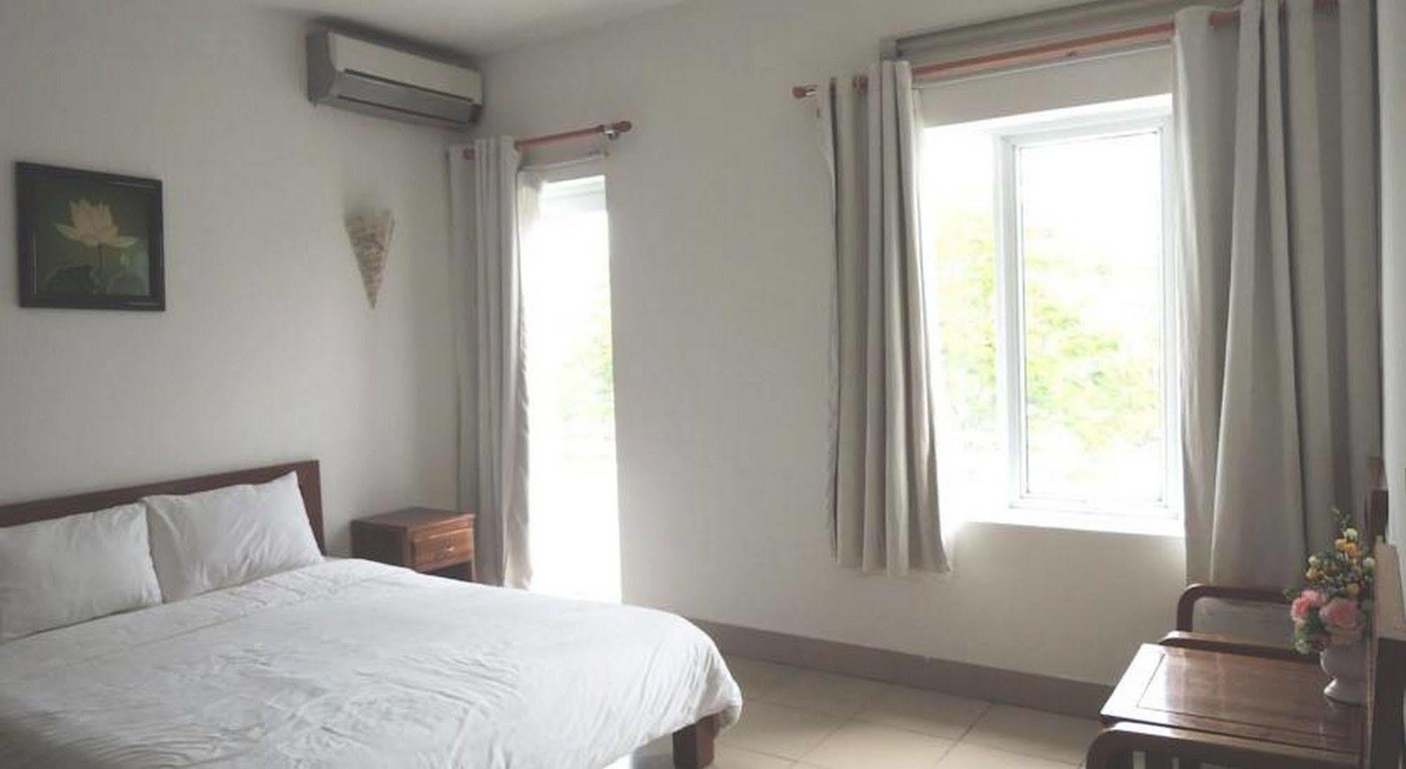 Golden Lotus Hotel Hue Buitenkant foto