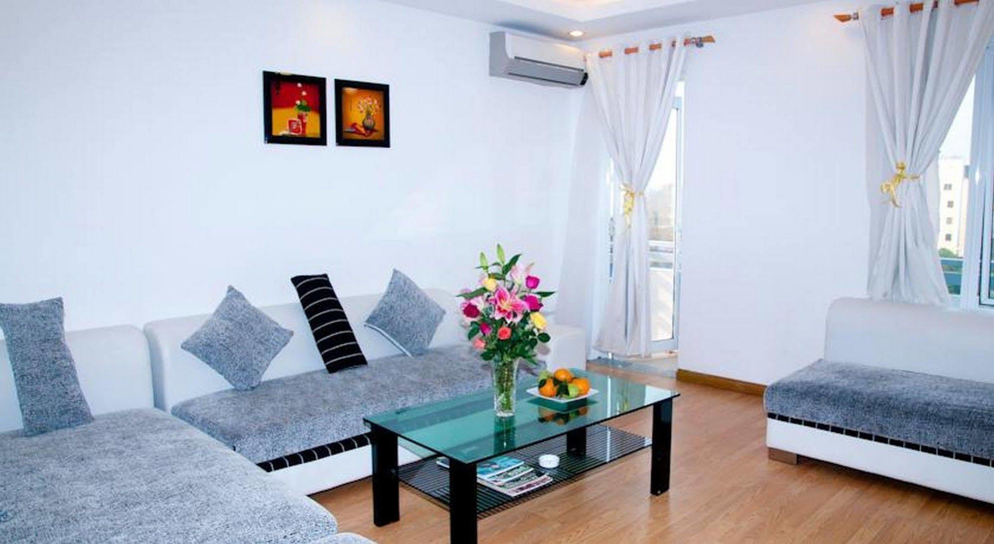 Golden Lotus Hotel Hue Buitenkant foto