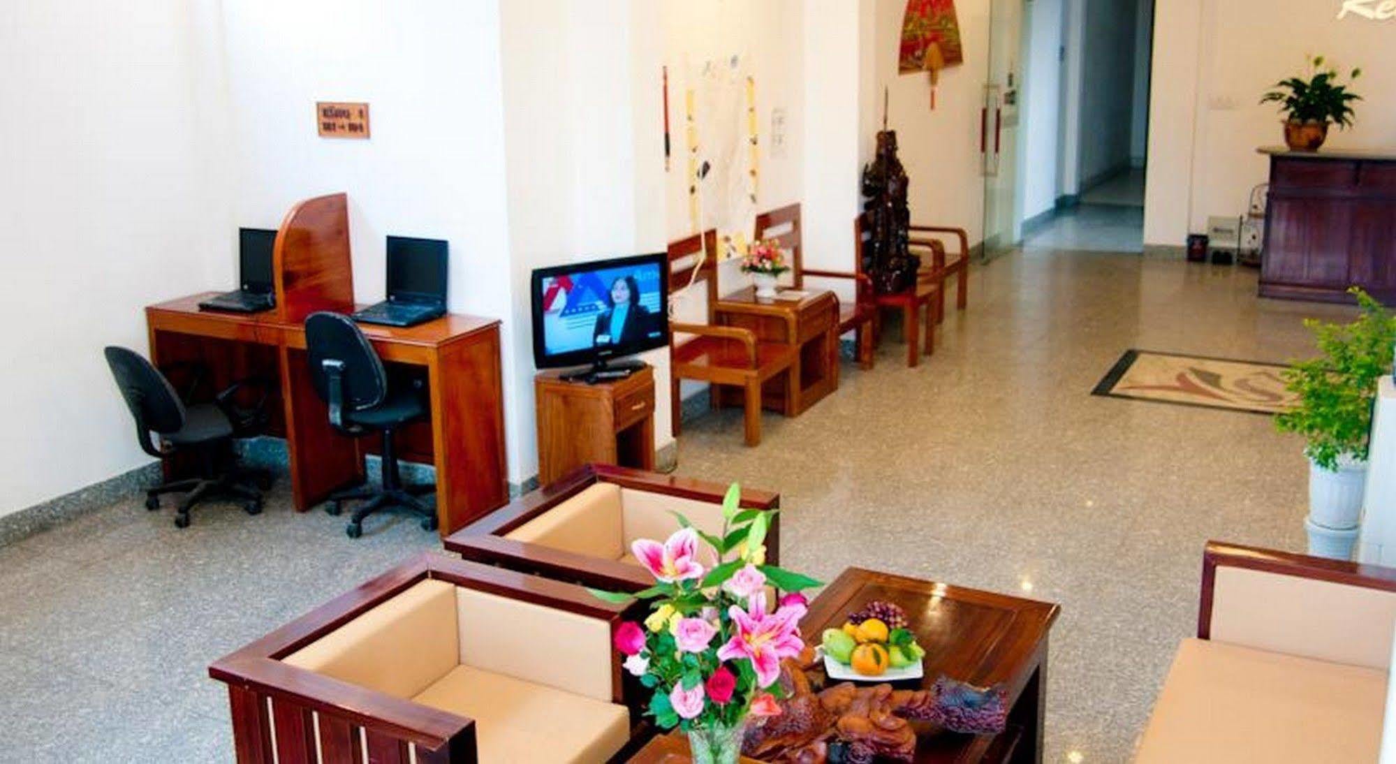 Golden Lotus Hotel Hue Buitenkant foto